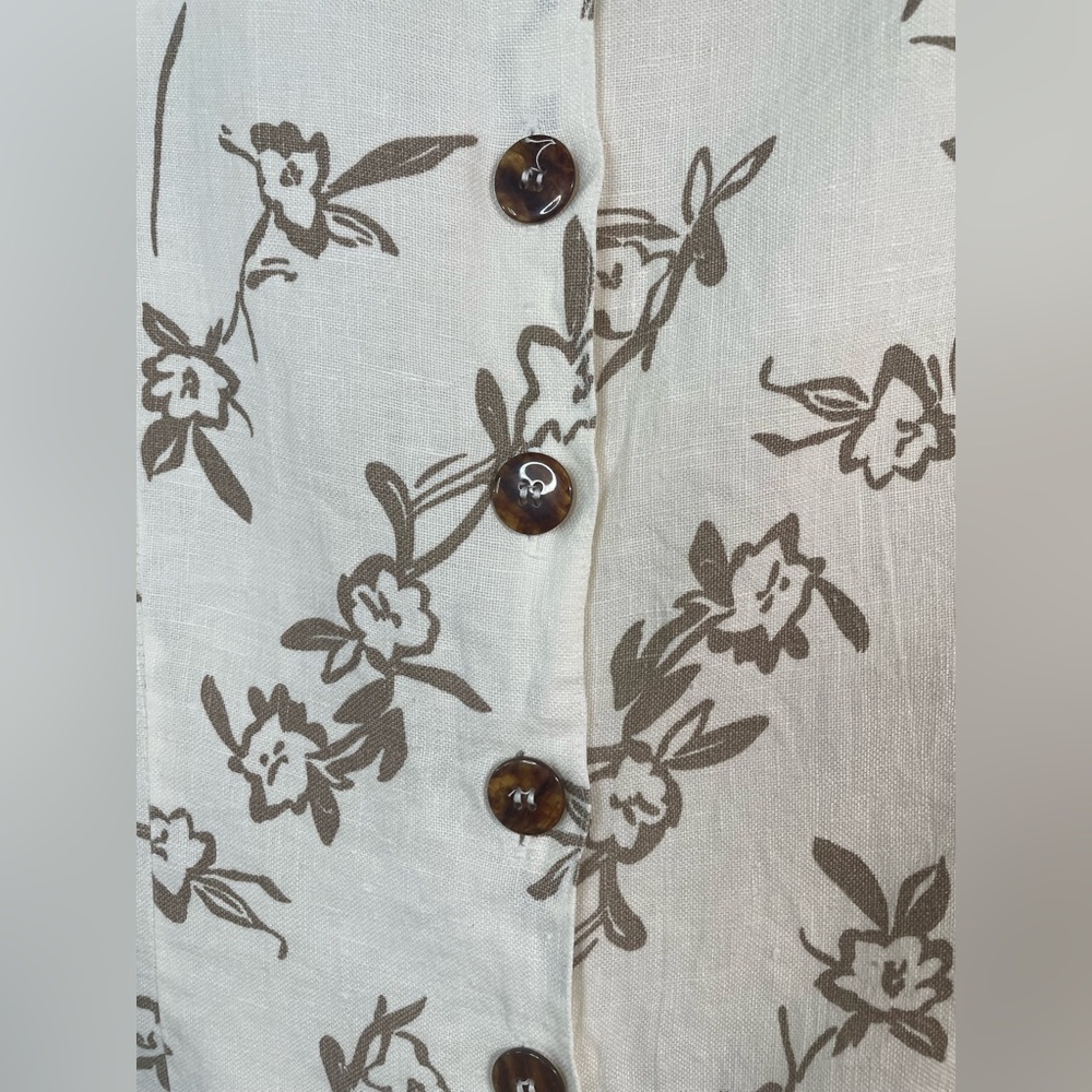Linen floral Cream and Tan Button Back Short Sleeve Top - Picture 6 of 8
